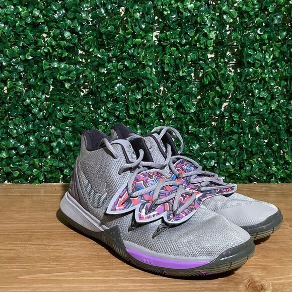 Nike‎ Kyrie 5 BG Graffiti, 6.5Y - Picture 2 of 5